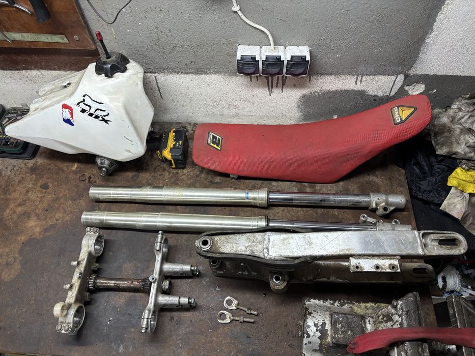 Honda CR 80 85 czesci sprzeglo cylinder skrzynia kartery  zaplon