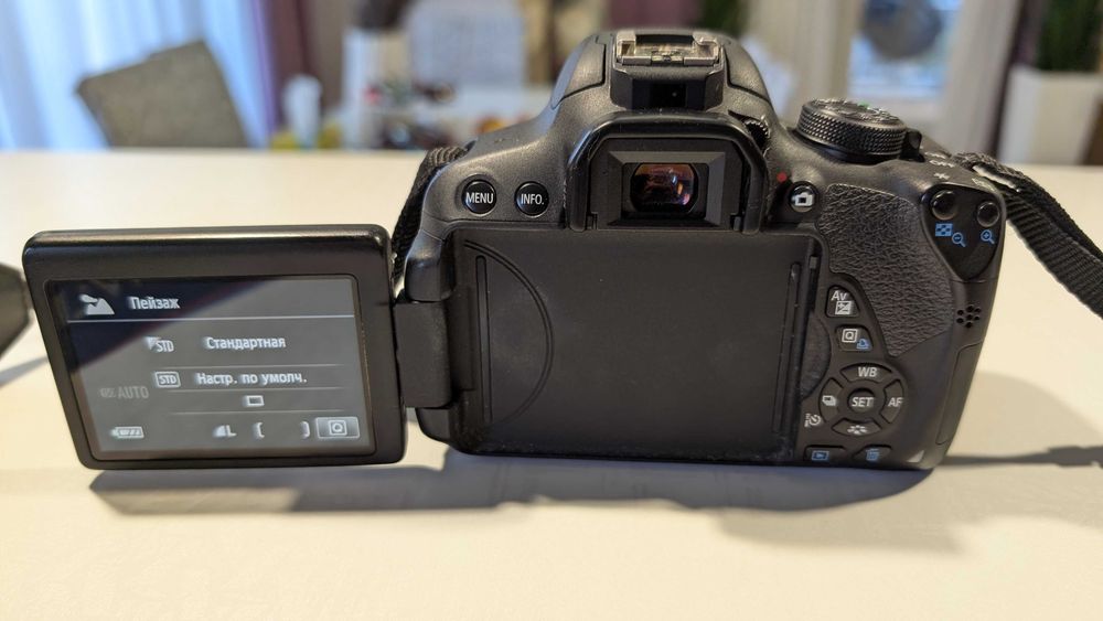 Фотоапарат Canon 650D+Сумка+ 2 об'єктива + 2 додаткові батареї