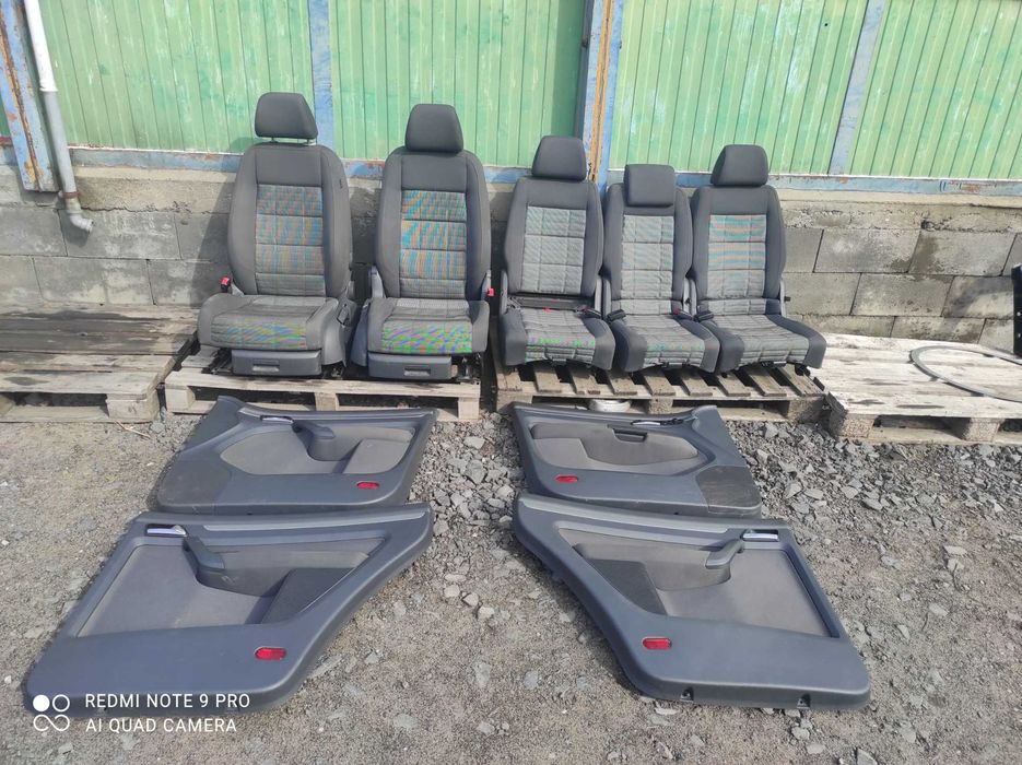 VW Touran fotele boczki Europa ładne grzane