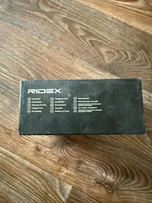 Продам тормозные колодки мазда 3