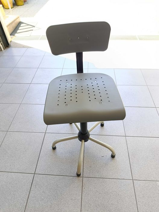 Cadeira de Costureira Industrial Giratória (Ergonómica / Confeção)