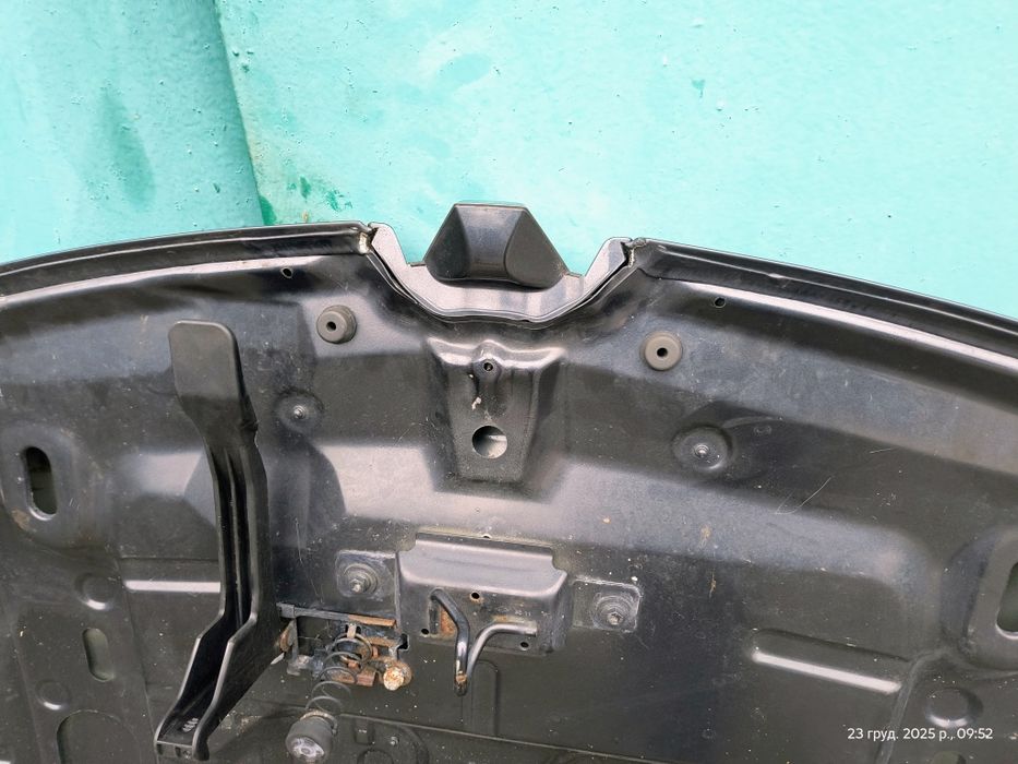 Продам капот Рено Меган 3 TEB66  2011рік