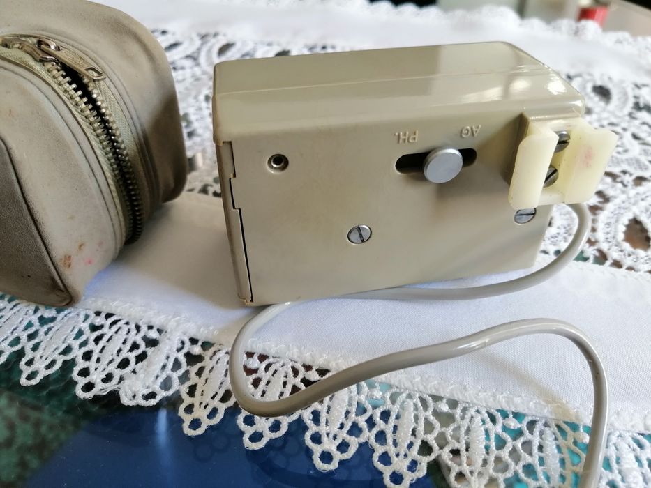 Canon Flash Unit Model J-3 with Original Case, a 1970s Model64584977520898123