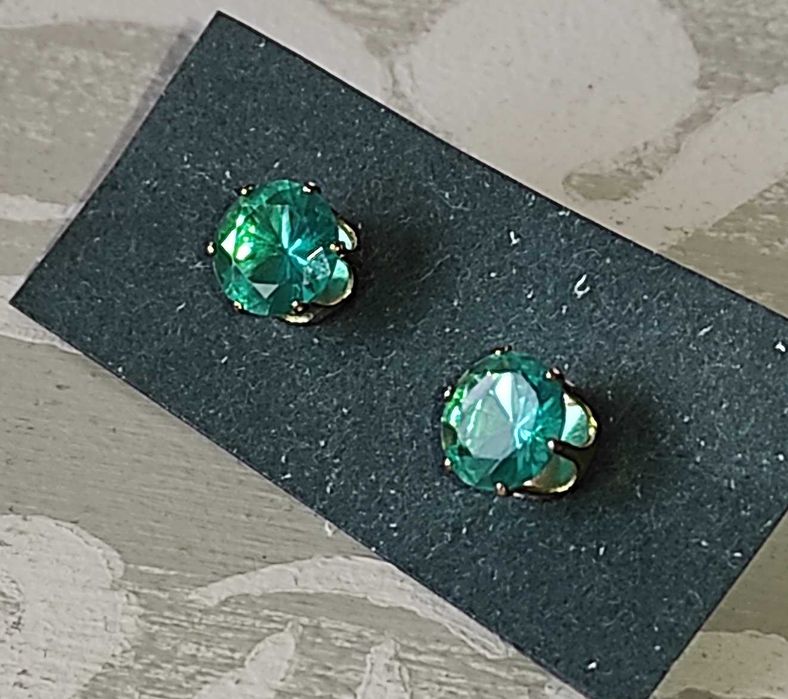 kolczyki, sztyfty w kolorze szmaragdu