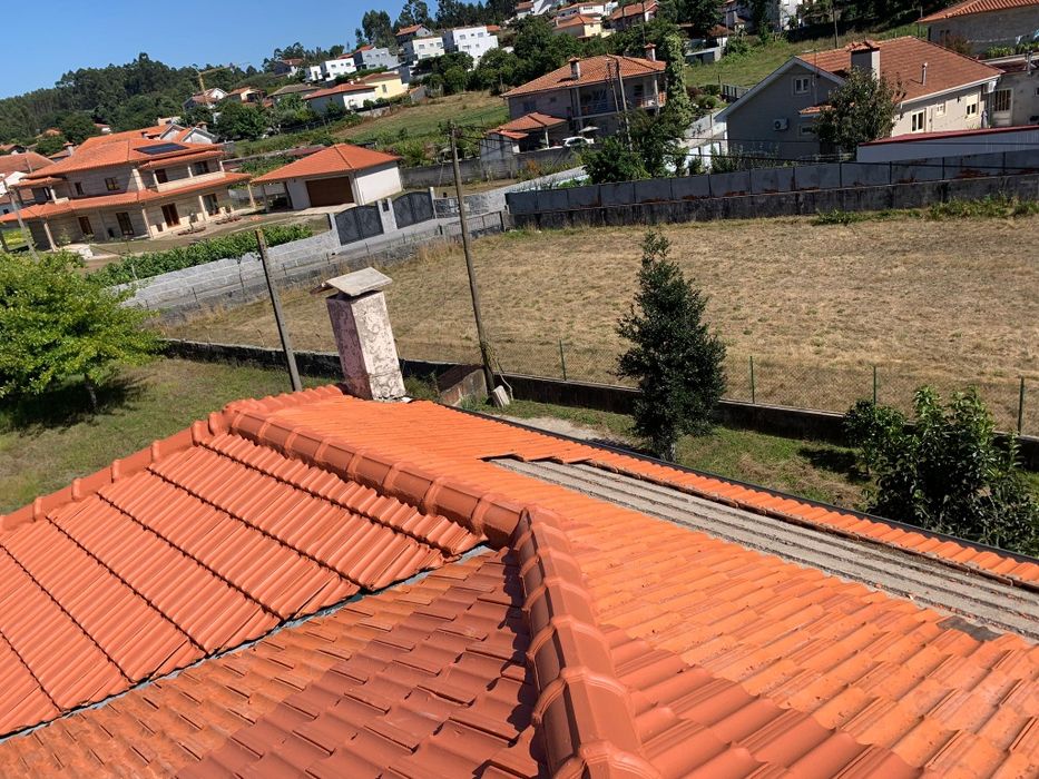 Remodelações interiores , exterior e telhados