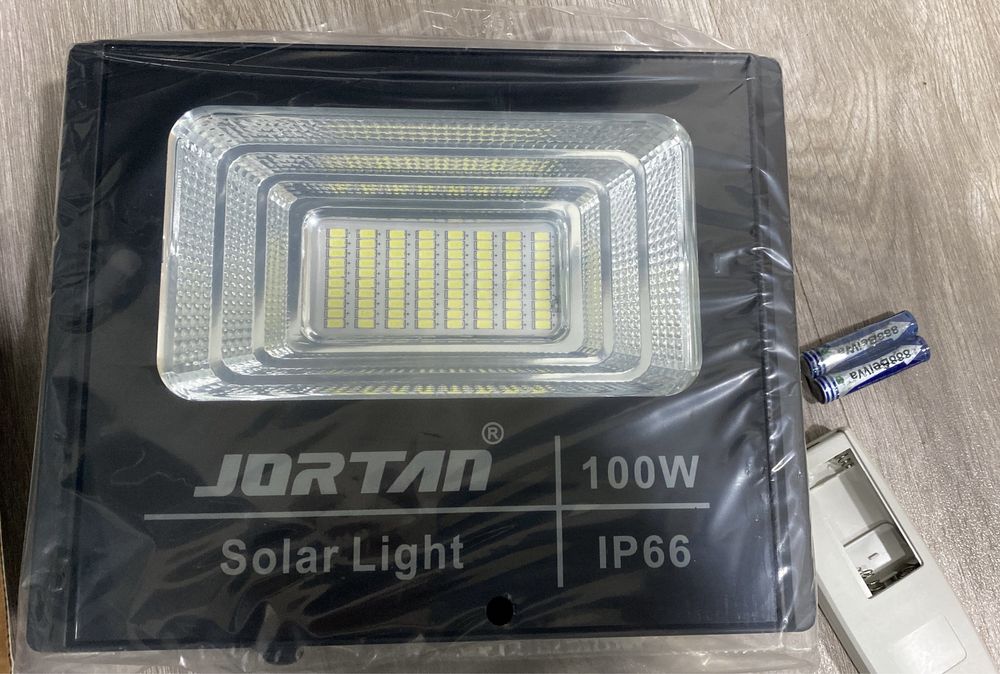 Holofote solar com bateria 60w ate 400w