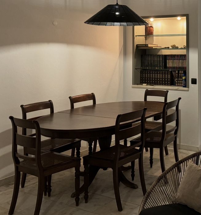 Mesa de jantar extensivel em madeira maciça (numerada)