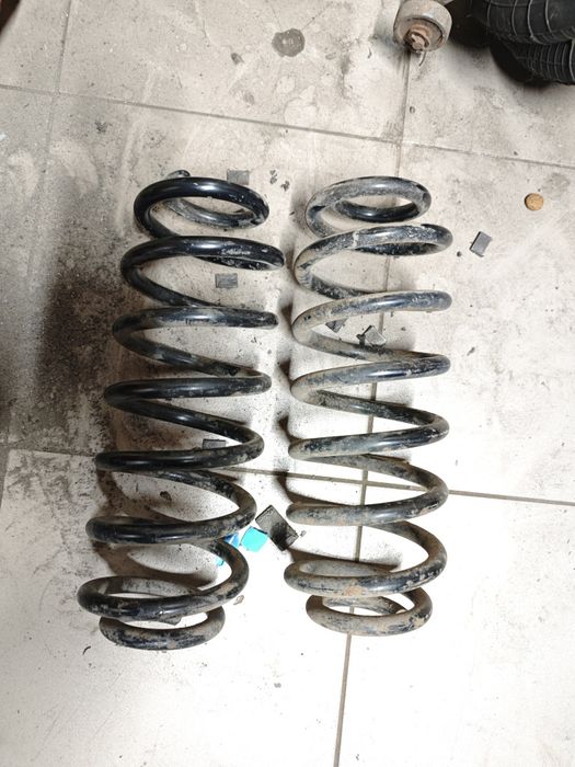 Пружины БМВ е39 туринг задние
