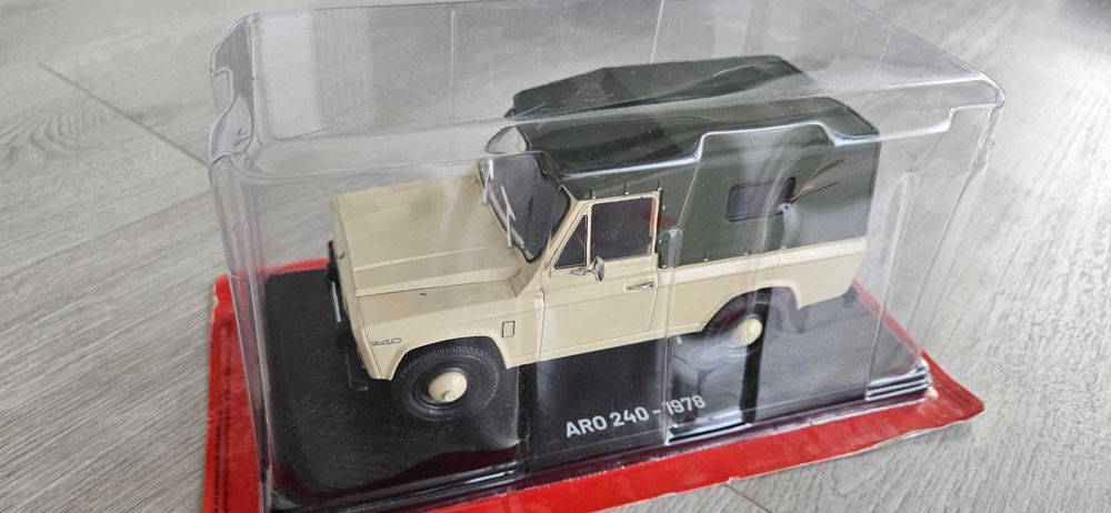 ARO 240 Kultowe auta PRL Hachette 1:24