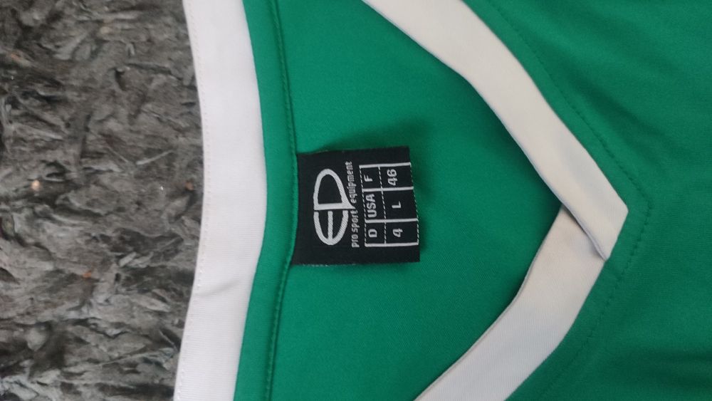 Футбольная форма и гетры