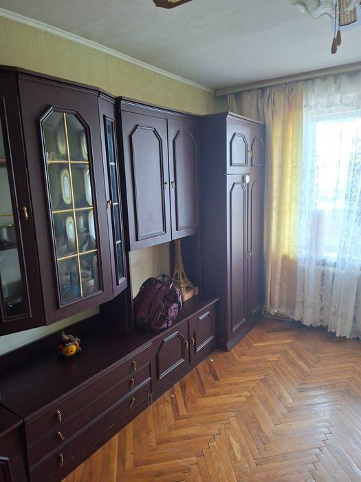 Здам 1 кімнатну Лобановського 37, спецпроект, цегла.