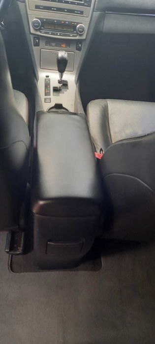 Тойота Авенсис 2.0