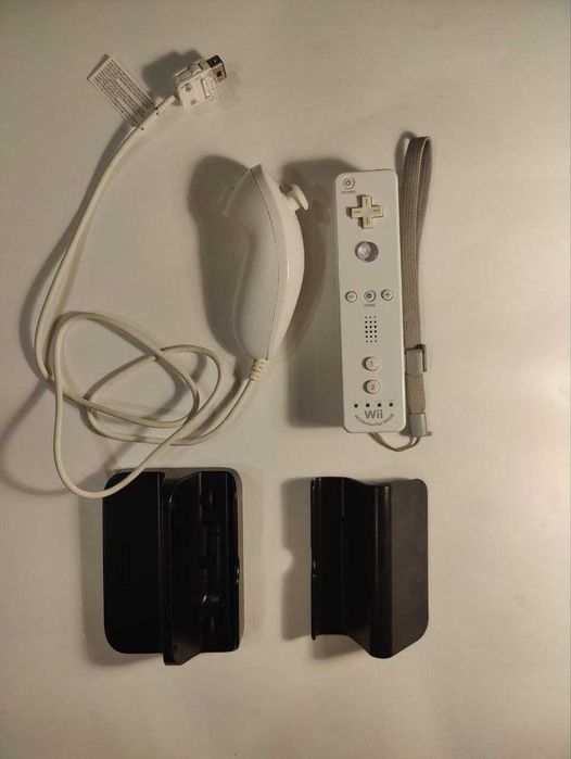 Nintendo Wii U 32 GBs + accessórios