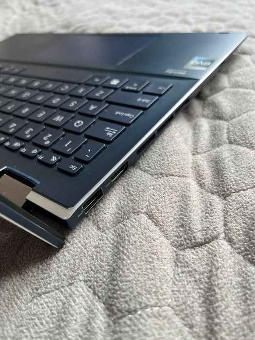 ASUS Zenbook Pro 15 Flip OLED i7-12700H/16GB/1TB/Q529ZA