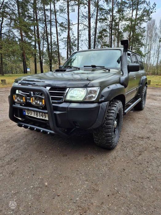 Nissan patrol 3,0 TDI 4X4 2000 рік Механіка, 3.0 дизель, 7 місць. Все працює вкладень не потребує. Заводиться з пів оберту, двигун кпп роздатка блокування працює чітко. Ходова частина зроблена продаж для військовослужбовців телефонуйте за номером є viber WhatsApp telegram