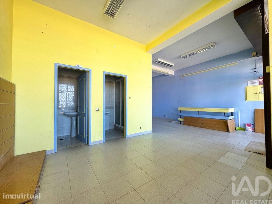 Loja / Estabelecimento Comercial em Vieira de Leiria de 101,00 m2