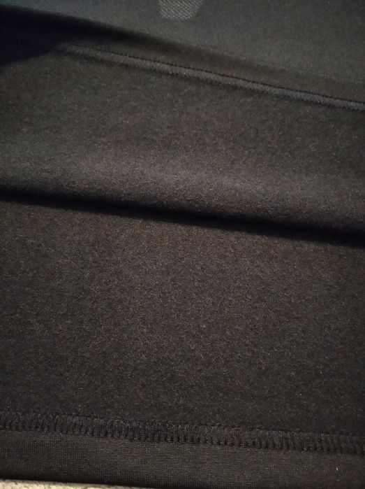 Nowy komplet męskiej bielizny termicznej w rozmiarze XL.