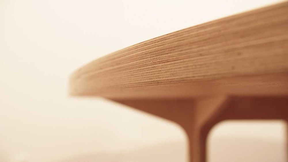 Mesa de jantar de grandes dimensões