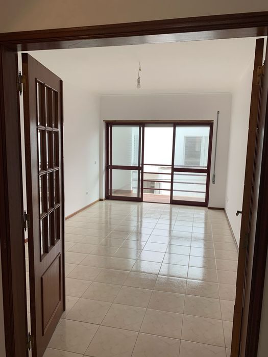 Apartamento T2 / fevereiro 2026 / com garagem a longo prazo