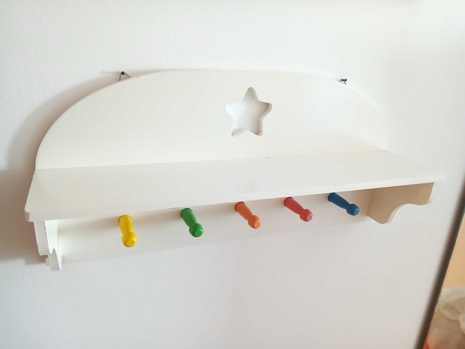 Cabides com Prateleira Infantil de Parede com Cabides Coloridos Zara Home