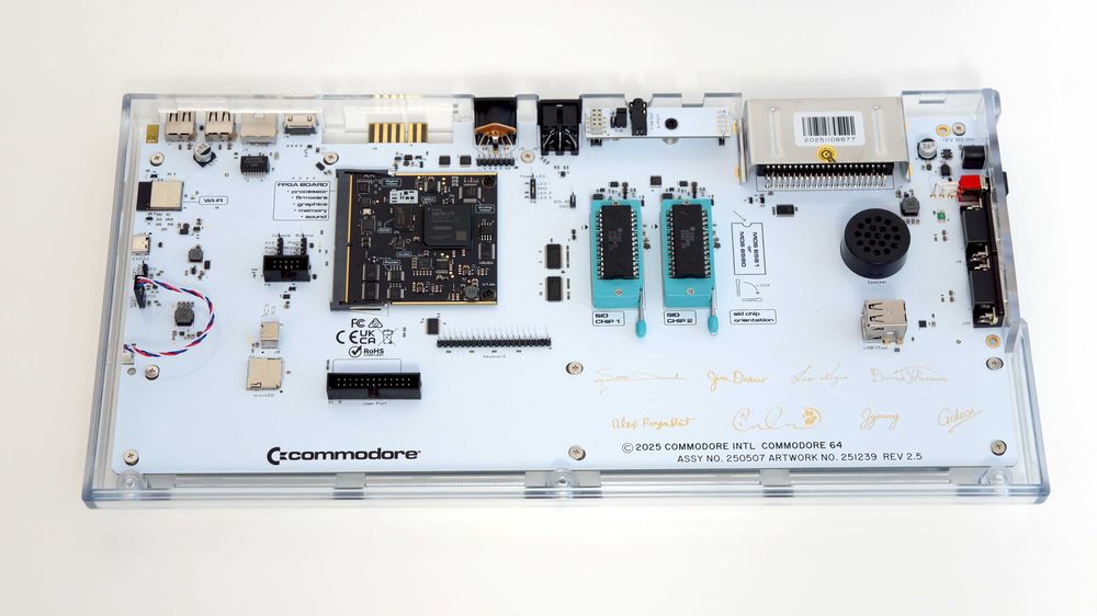 C64 Ultimate Starlight Edition 2x SID 8580R5 od ręki LED FPGA