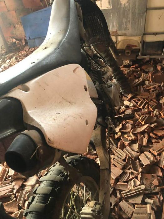 AJP 125CC motor avariado mota com documentos