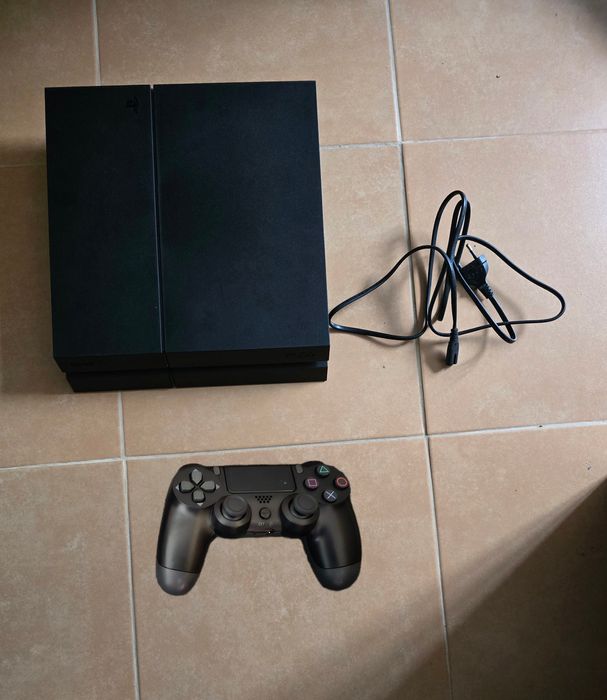 Consola Sony playstation 4 / ps4 1 tb  com comando e cabos