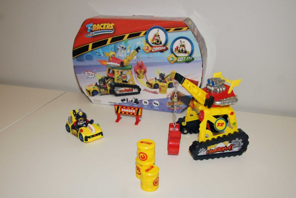 T-Racers   zestaw  Turbo Crane    Magic Box