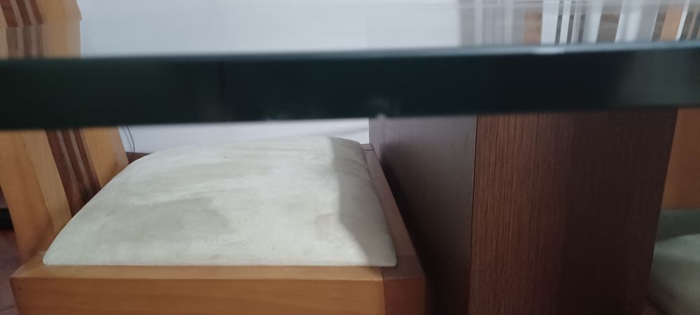 Mesa de sala de vidro com 6cadeiras
