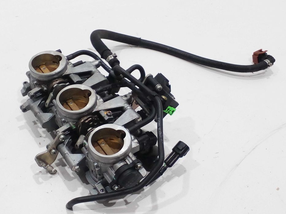 Triumph tiger 800 przepustnice wtryski komplet wtrysk tps