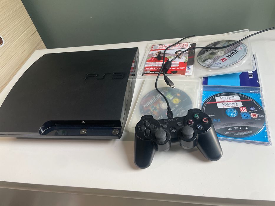 Play station 3 slim z dyskiem 250 gb