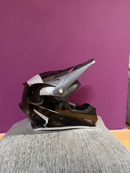 Capacete THOR Sector XL 61/62 – Praticamente Novo