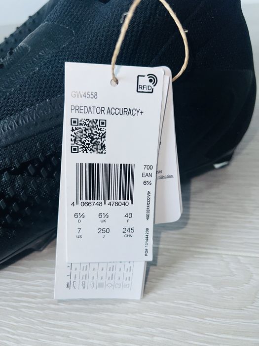 Nowe korki Adidas Predator Accuracy+ FG – premium, z metką i pudełkiem