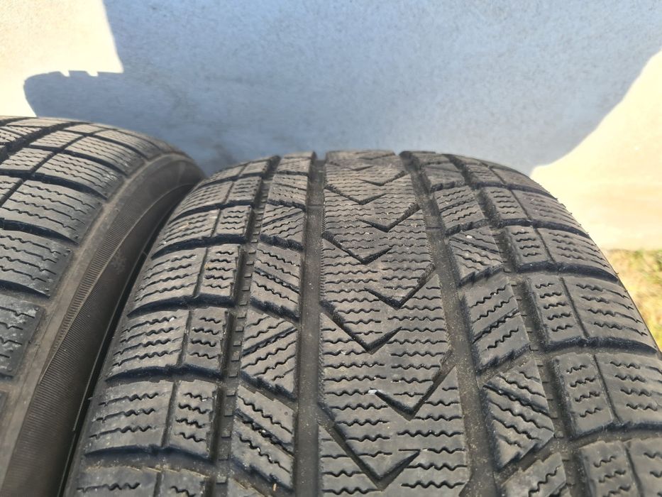 Opony zimowe firemax fm808 235/40r19