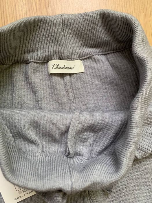 Сірі жіночі штани, широкі в рубчик