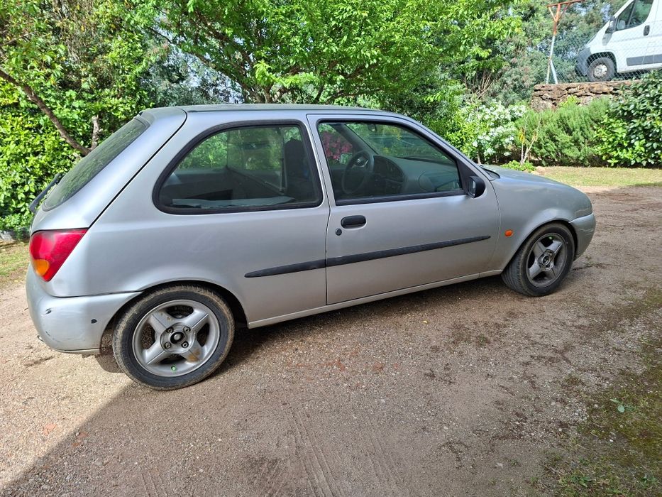 Vendo Ford fiesta Boss 1.8 TD
