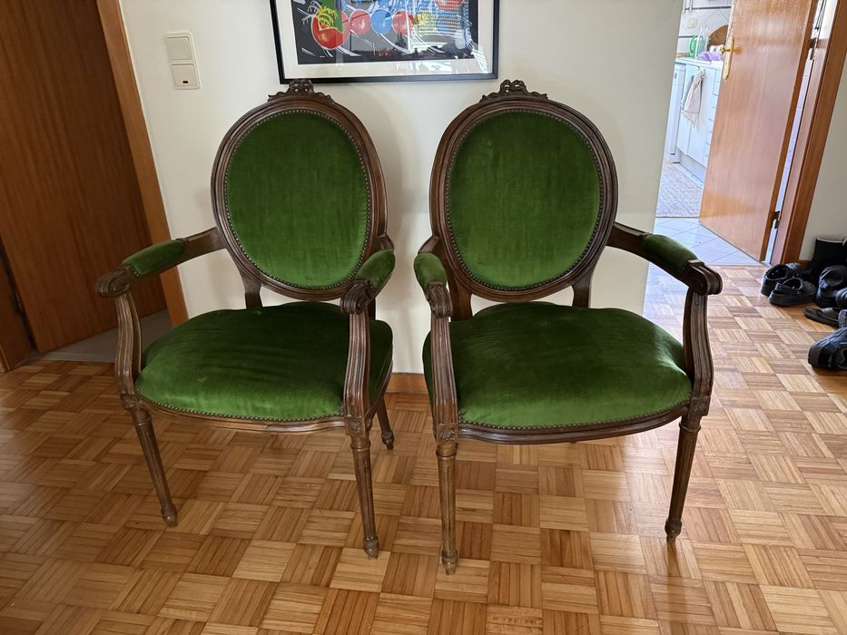 Duas cadeiras 50 euros conjunto
