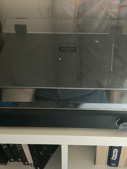 Gramofon Adler z głośnikami