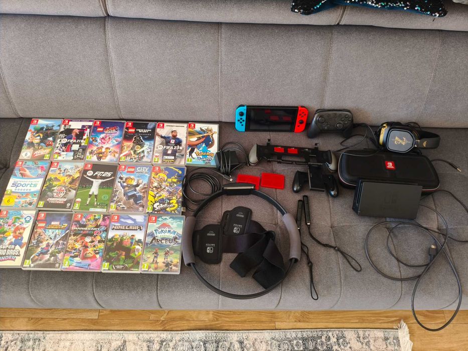 Nintendo Switch + 16 gier + Pro Controller + Ring Fit + karta 128 GB
