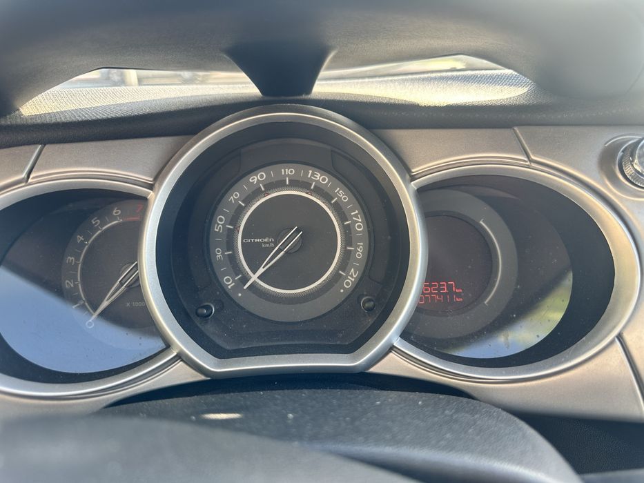 Citroen C3 1.4 gasolina teto panoramico 78000kms