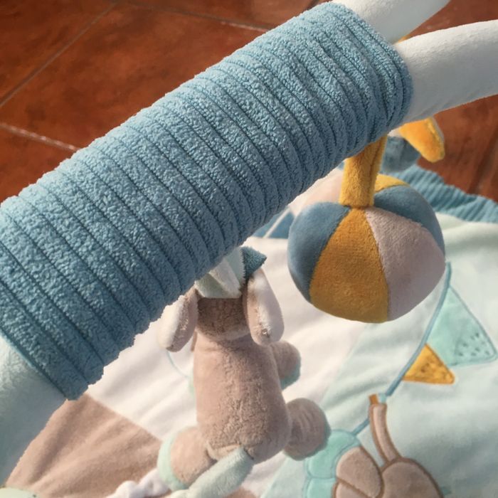 Tapete de atividades Nattou - como novo