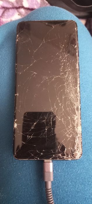 Продам Samsung S20 +