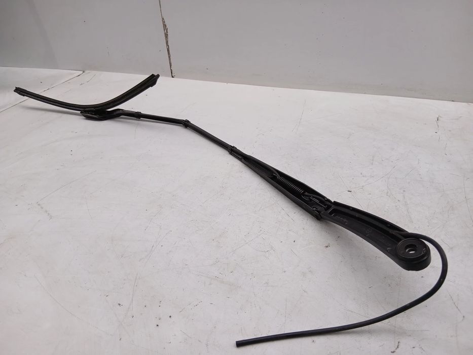 Haste / braço de escova limpa vidros frente direita TESLA Model Y (5YJ