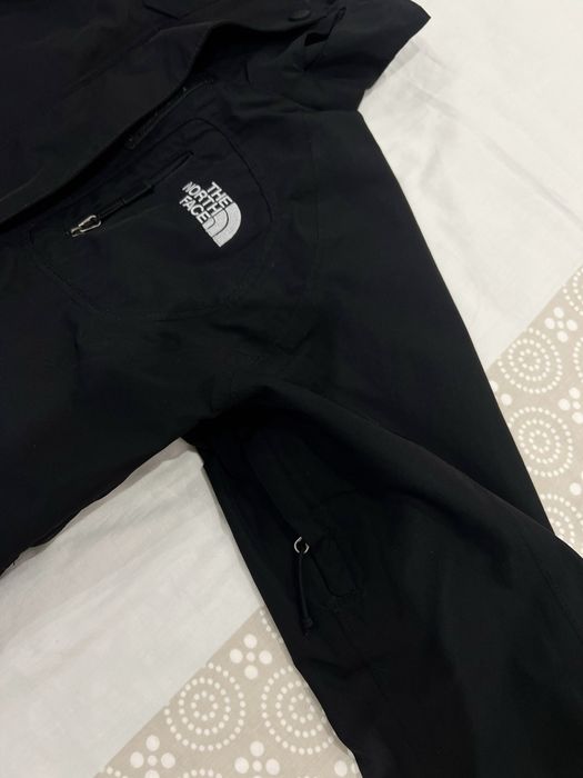 The north face куртка-вітровка на затяжках