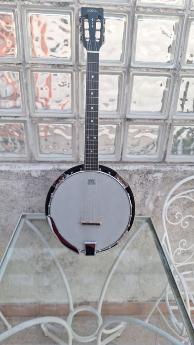 Viola banjo com afinação de guitarra