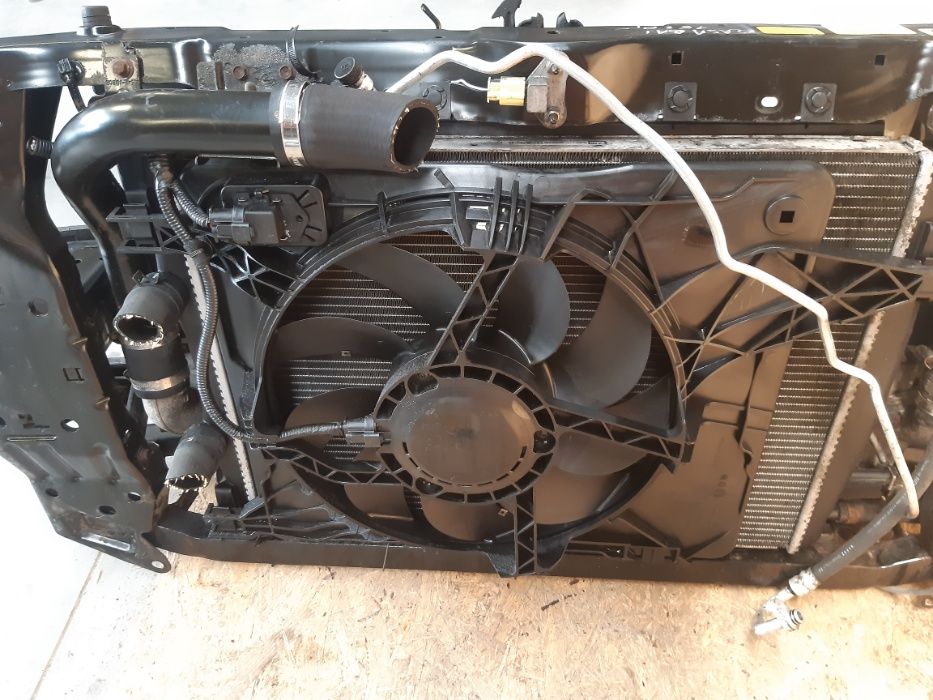 Pas przedni/ chłodnice Nissan Qashqai diesel