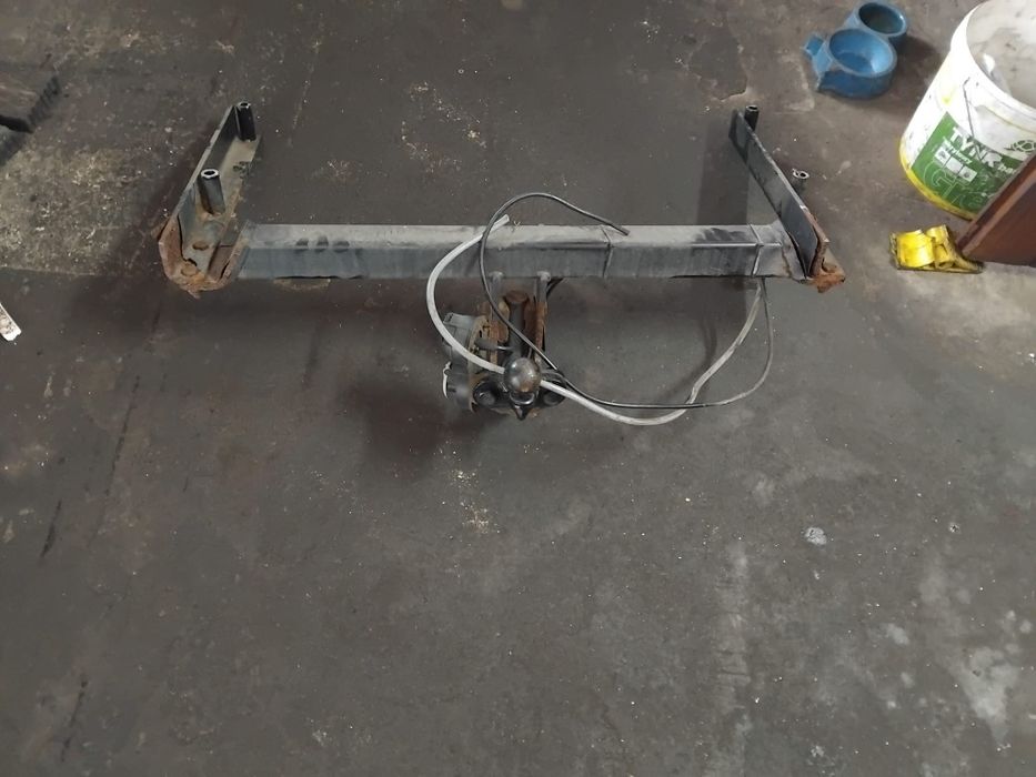 Hak holowniczy AUDI A4 B7 B8 sedan