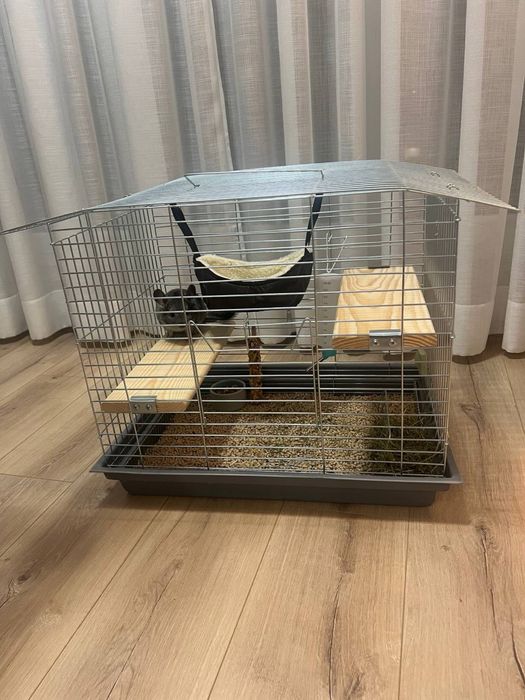 Простора клітка для шиншилок гризунів птахів