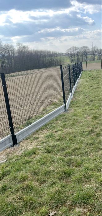 Usugi - montaż ogrodzenia panelowego