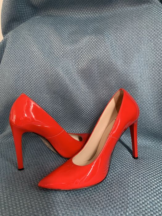 Вишукані вечірні туфлі